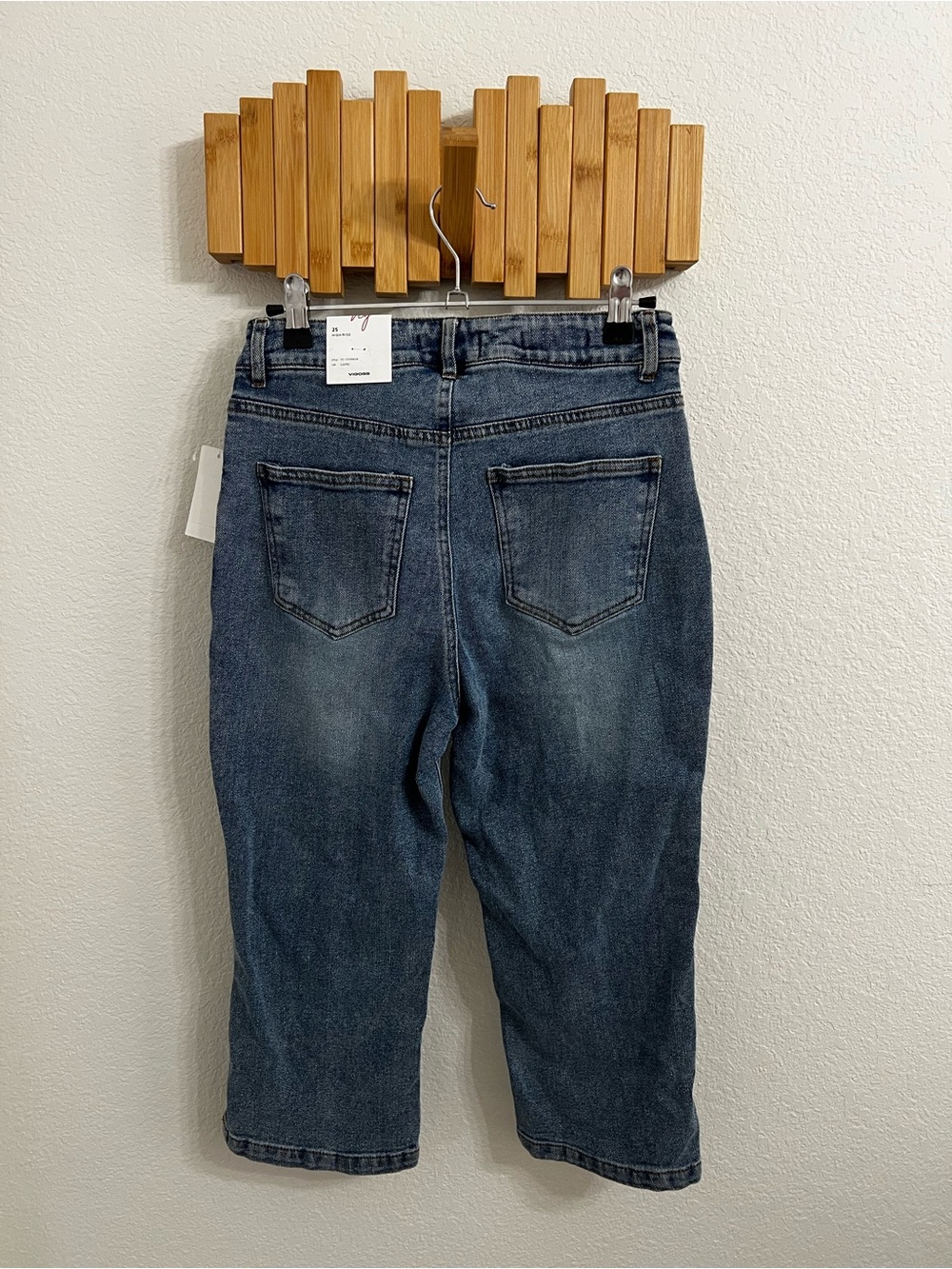 Vigoss Indigo Straight-Leg Capri Jeans - Picture 2 of 3